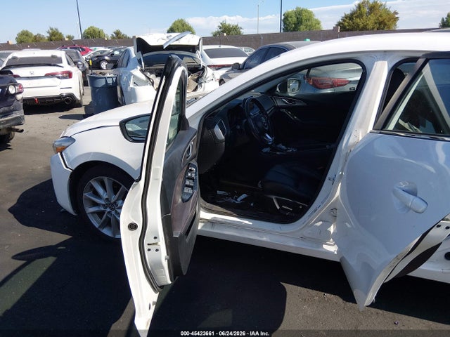 3MZBN1L77HM103804 Mazda Mazda3 Touring