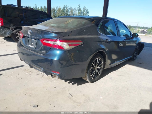 Toyota CAMRY SE 2018 4T1B11HK3JU623250 Image 4