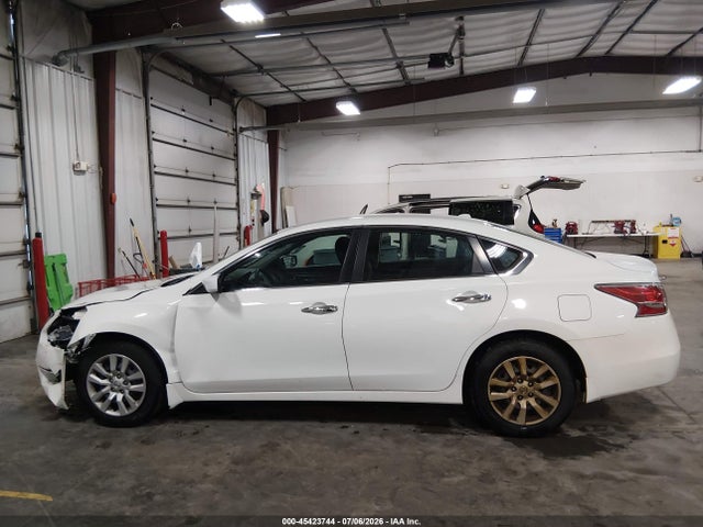 2015 Nissan Altima 2.5 S მანქანა იყიდება აუქციონზე, vin: 1N4AL3AP2FC410742, აუქციონის ნომერი: 45423744