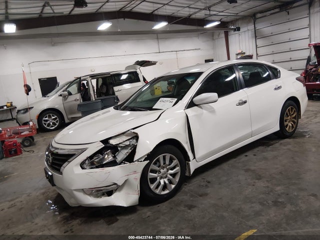 2015 Nissan Altima 2.5 S მანქანა იყიდება აუქციონზე, vin: 1N4AL3AP2FC410742, აუქციონის ნომერი: 45423744