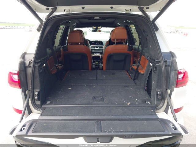 45423770 :رقم المزاد ، 5UXCX6C02L9C38182 vin ، 2020 Bmw X7 M50i مزاد بيع