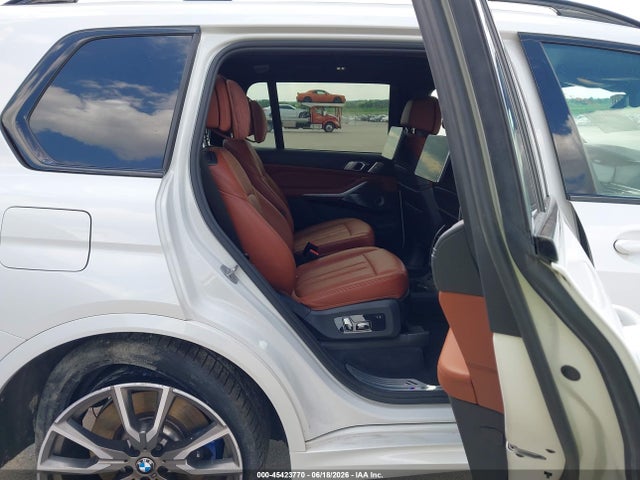 45423770 :رقم المزاد ، 5UXCX6C02L9C38182 vin ، 2020 Bmw X7 M50i مزاد بيع