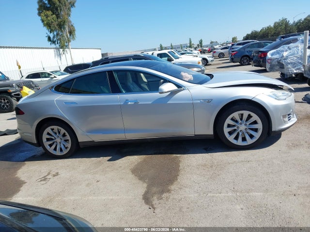 Tesla MODEL S 2014 5YJSA1H18EFP51512 Image 25