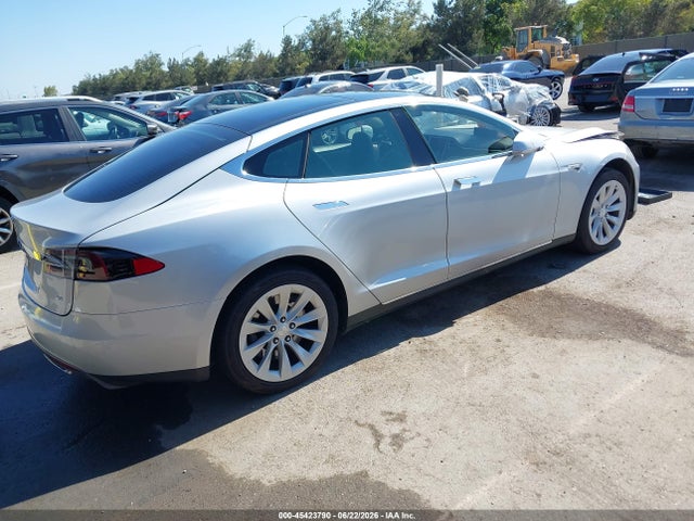 Tesla MODEL S 2014 5YJSA1H18EFP51512 Image 16