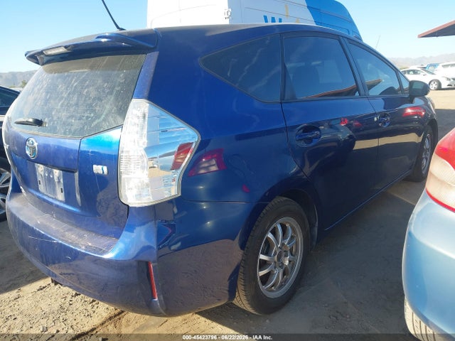 Toyota Prius V Two 2014 JTDZN3EU3EJ009718 Image 4