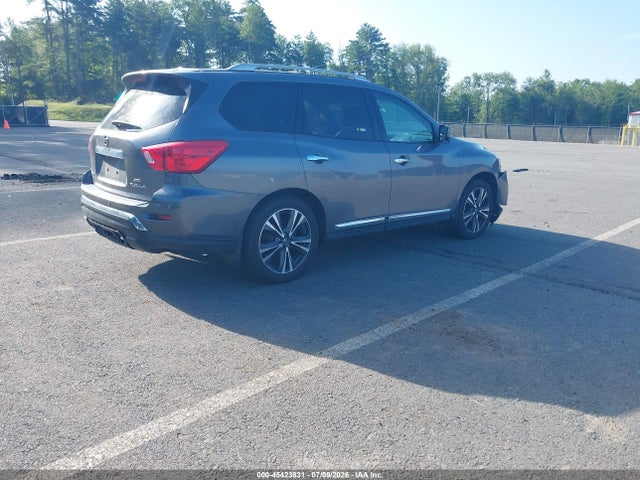45423831 :رقم المزاد ، 5N1DR2MM4HC603653 vin ، 2017 Nissan Pathfinder Platinum مزاد بيع
