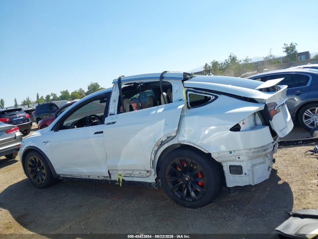 Tesla Model X 60d/70d/75d/90d 2016 5YJXCAE28GF004346 Image 14