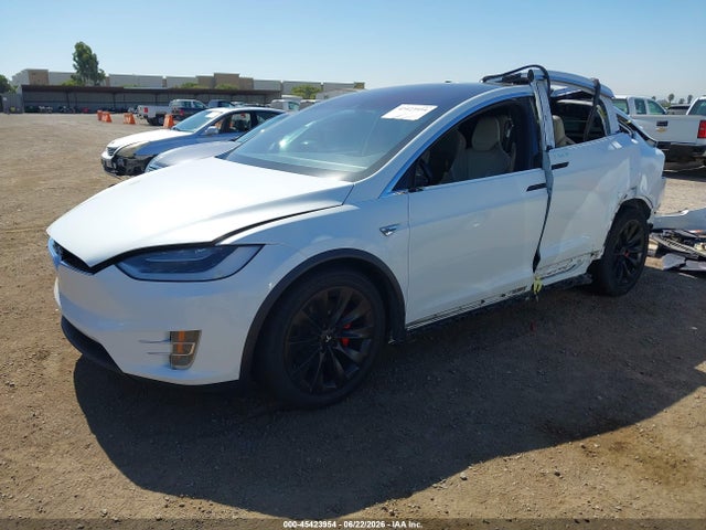 Tesla Model X 60d/70d/75d/90d 2016 5YJXCAE28GF004346 Image 2