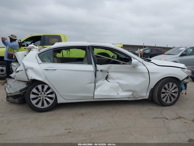 Honda Accord Touring 2015 1HGCR3F93FA021021 Image 14