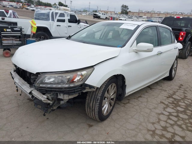 Honda Accord Touring 2015 1HGCR3F93FA021021 Image 2