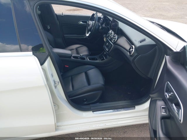 2018 Mercedes-benz Cla 250 მანქანა იყიდება აუქციონზე, vin: WDDSJ4EB8JN519105, აუქციონის ნომერი: 45424029