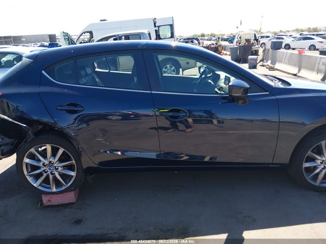 2018 Mazda Mazda3 Touring მანქანა იყიდება აუქციონზე, vin: 3MZBN1L31JM204615, აუქციონის ნომერი: 45424070