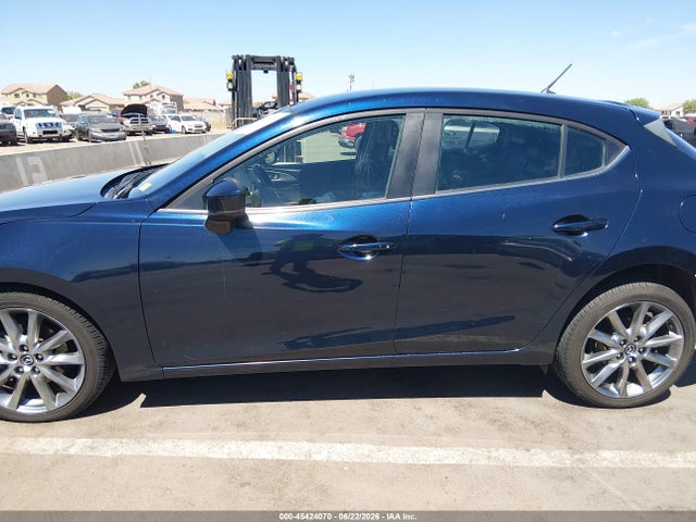 2018 Mazda Mazda3 Touring მანქანა იყიდება აუქციონზე, vin: 3MZBN1L31JM204615, აუქციონის ნომერი: 45424070