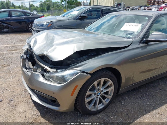 45424107 :رقم المزاد ، WBA8E5G58GNT41465 vin ، 2016 Bmw 320i Xdrive مزاد بيع