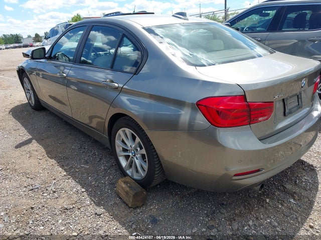 45424107 :رقم المزاد ، WBA8E5G58GNT41465 vin ، 2016 Bmw 320i Xdrive مزاد بيع