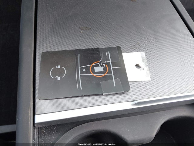 Продаж на аукціоні авто 2026 Tesla Model Y All-wheel Drive/long Range Launch Series/premium All-wheel Drive, vin: 7SAYGDEE0TA413181, номер лоту: 45424231