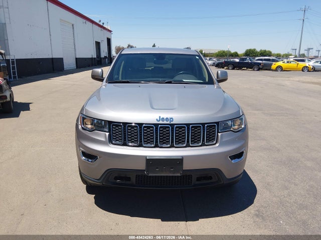 1C4RJFAG4HC653637 Jeep Grand Cherokee Laredo 4x4