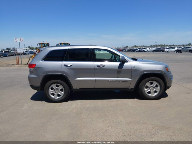 1C4RJFAG4HC653637 Jeep Grand Cherokee Laredo 4x4