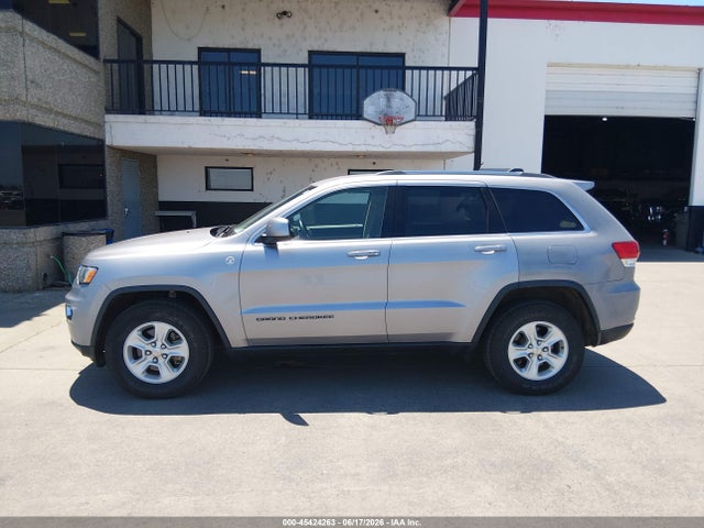 1C4RJFAG4HC653637 Jeep Grand Cherokee Laredo 4x4