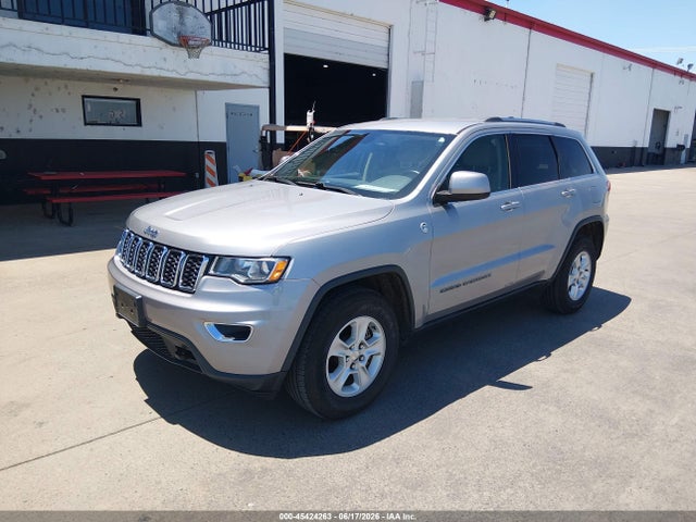 1C4RJFAG4HC653637 Jeep Grand Cherokee Laredo 4x4
