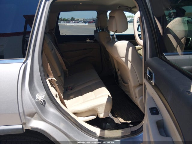 1C4RJFAG4HC653637 Jeep Grand Cherokee Laredo 4x4