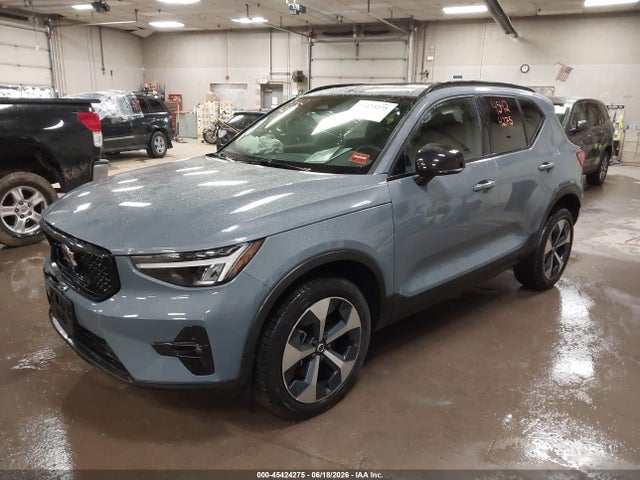 2023 Volvo Xc40 B5 Plus Dark Theme მანქანა იყიდება აუქციონზე, vin: YV4L12UW8P2943219, აუქციონის ნომერი: 45424275
