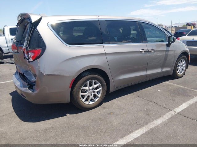 2C4RC1DG4HR623294 Chrysler Pacifica Touring