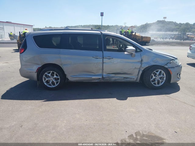 Aukcja sprzedaży 2020 Chrysler Pacifica Touring L, vin: 2C4RC1BG4LR113734, numer aukcji: 45424340