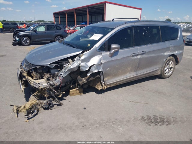 Aukcja sprzedaży 2020 Chrysler Pacifica Touring L, vin: 2C4RC1BG4LR113734, numer aukcji: 45424340