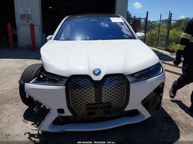 45424350 :رقم المزاد ، WB523CF05SCU31200 vin ، 2025 Bmw Ix Xdrive50 مزاد بيع