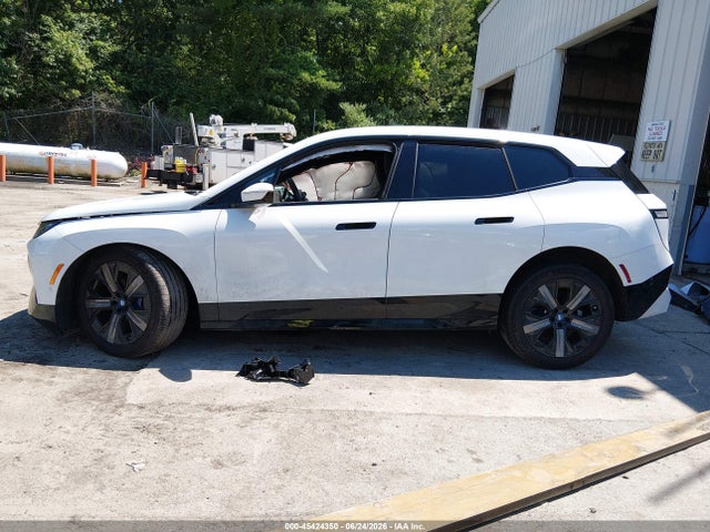 45424350 :رقم المزاد ، WB523CF05SCU31200 vin ، 2025 Bmw Ix Xdrive50 مزاد بيع