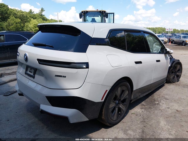 45424350 :رقم المزاد ، WB523CF05SCU31200 vin ، 2025 Bmw Ix Xdrive50 مزاد بيع