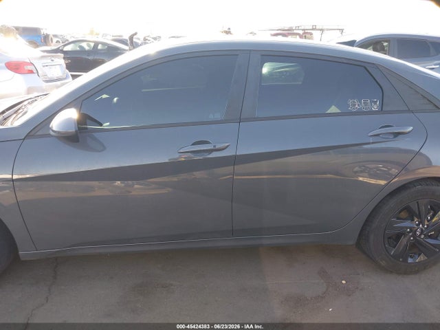 KMHLM4AJ3PU074172 Hyundai Elantra Hybrid Blue