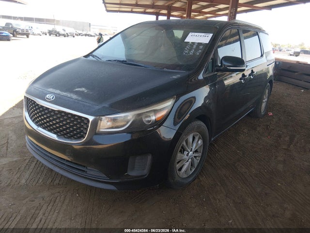 KIA SEDONA LX 2016 KNDMB5C16G6150554 Image 2