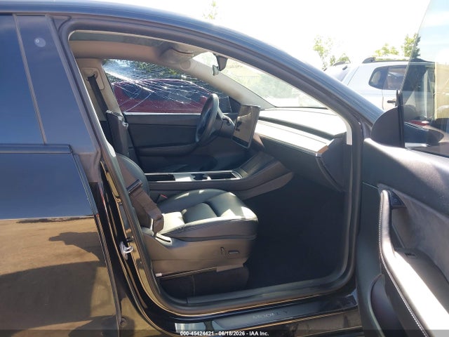 45424421 :رقم المزاد ، 5YJYGDEE1MF258528 vin ، 2021 Tesla Model Y Long Range Dual Motor All-wheel Drive مزاد بيع