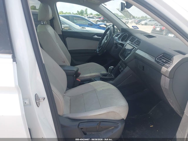 45424487 :رقم المزاد ، 3VV3B7AX4JM015581 vin ، 2018 Volkswagen Tiguan 2.0t Se/2.0t Sel مزاد بيع
