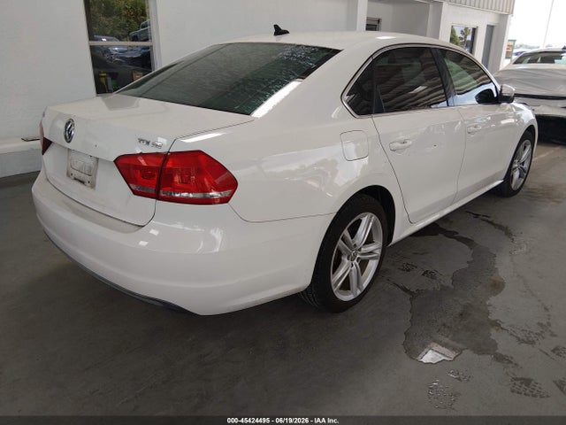 2014 Volkswagen Passat 2.0l Tdi Se მანქანა იყიდება აუქციონზე, vin: 1VWBN7A3XEC052802, აუქციონის ნომერი: 45424495