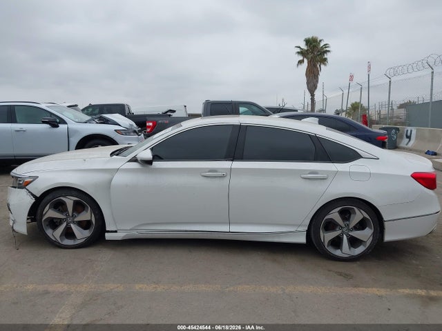 Продажа на аукционе авто 2018 Honda Accord Touring, vin: 1HGCV1F95JA070889, номер лота: 45424544