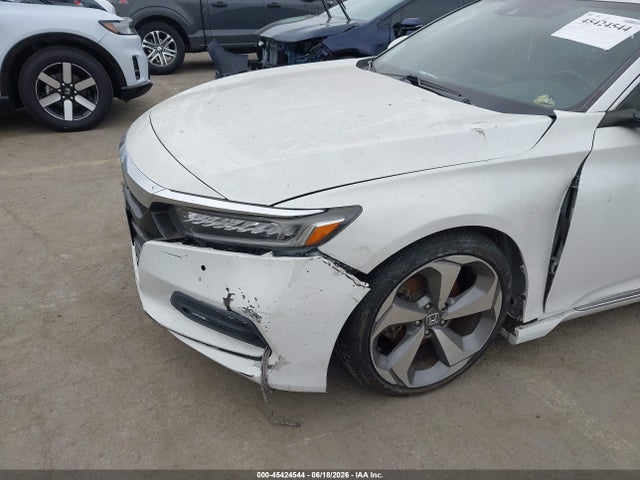 2018 Honda Accord Touring მანქანა იყიდება აუქციონზე, vin: 1HGCV1F95JA070889, აუქციონის ნომერი: 45424544