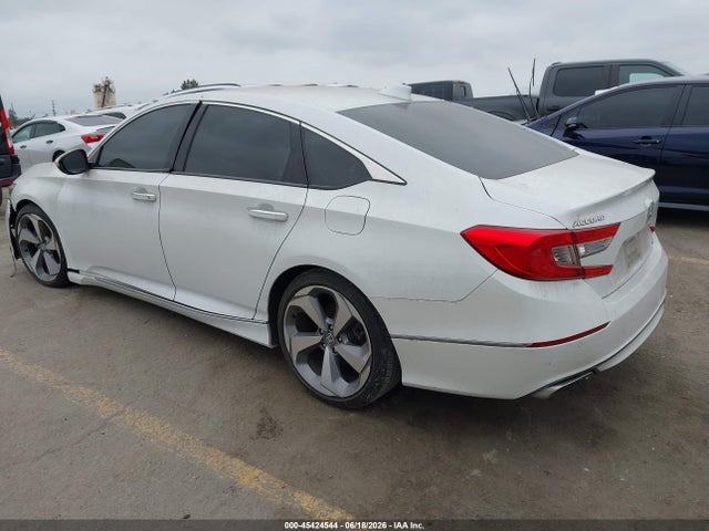 2018 Honda Accord Touring მანქანა იყიდება აუქციონზე, vin: 1HGCV1F95JA070889, აუქციონის ნომერი: 45424544