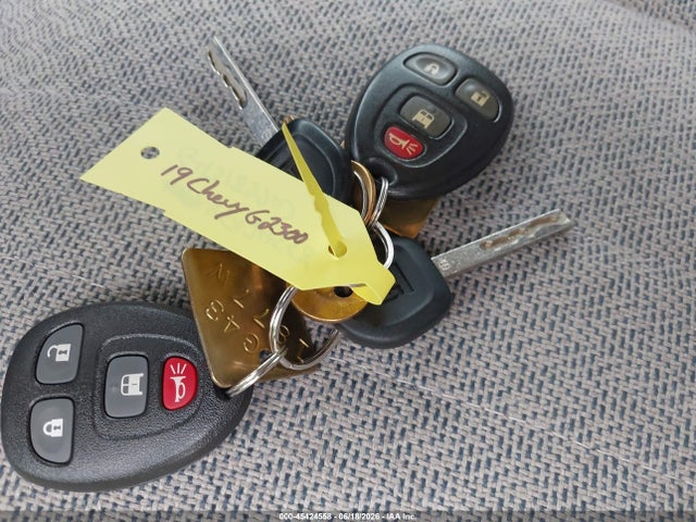 Chevrolet Express 2500 Work Van 2019 1GCWGBF13K1334246 Image 11