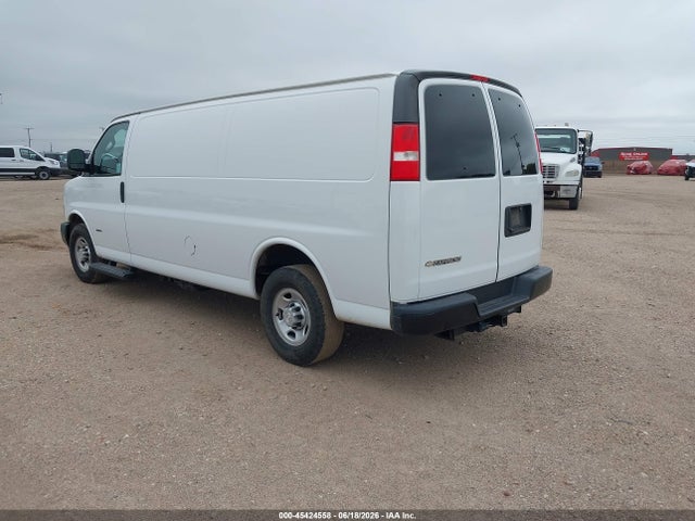 Chevrolet Express 2500 Work Van 2019 1GCWGBF13K1334246 Image 3