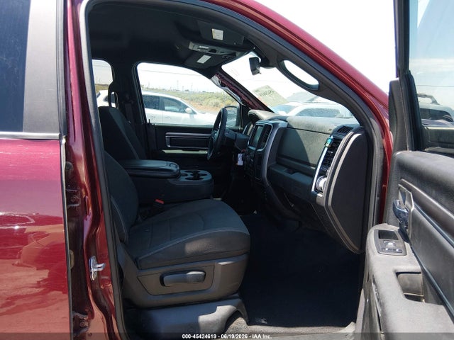 1C6RR7GT4MS502081 RAM 1500 Classic Warlock 4x4 6&#039;4 Box