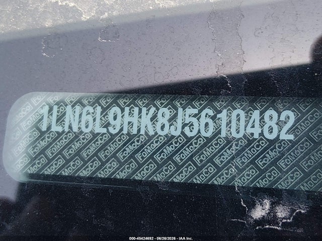 1LN6L9HK8J5610482 Lincoln Continental Livery
