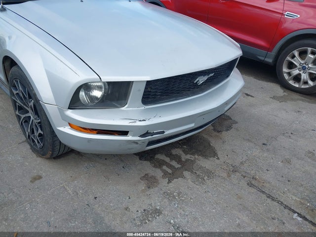 45424724 :رقم المزاد ، 1ZVHT84N155175640 vin ، 2005 Ford Mustang مزاد بيع
