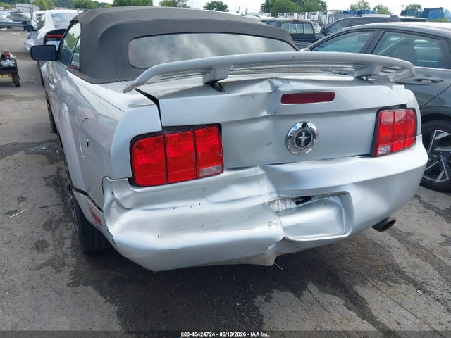 45424724 :رقم المزاد ، 1ZVHT84N155175640 vin ، 2005 Ford Mustang مزاد بيع