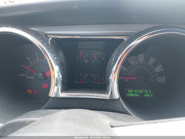 45424724 :رقم المزاد ، 1ZVHT84N155175640 vin ، 2005 Ford Mustang مزاد بيع