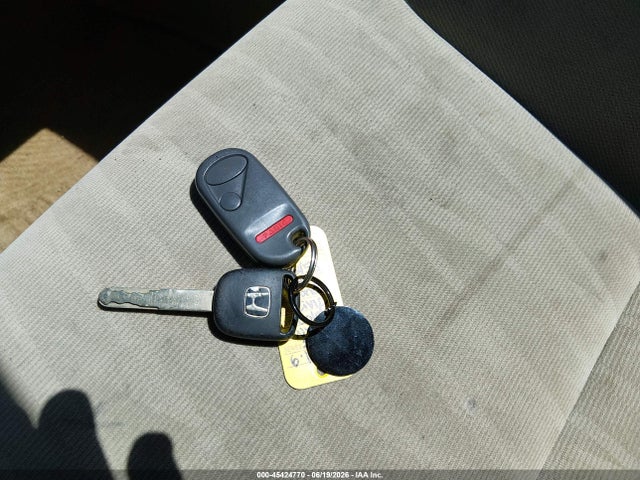 45424770 :رقم المزاد ، 2HGES16584H588984 vin ، 2004 Honda Civic Lx مزاد بيع