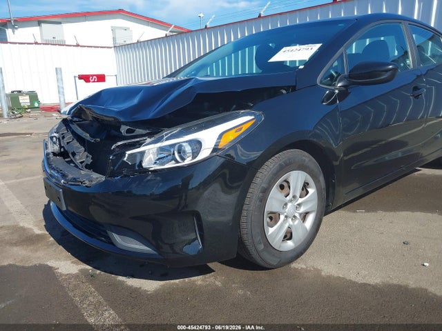 KIA FORTE LX 2017 3KPFK4A76HE160524 Image 18