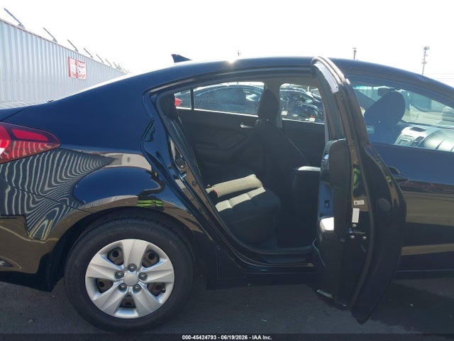 Продажа на аукционе авто 2017 Kia Forte Lx, vin: 3KPFK4A76HE160524, номер лота: 45424793